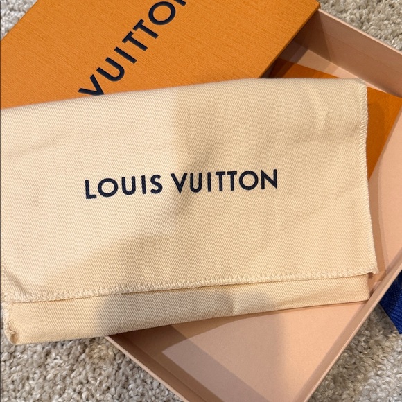 Louis Vuitton Monogram Black and Brown Phone Case - Picture 7 of 8